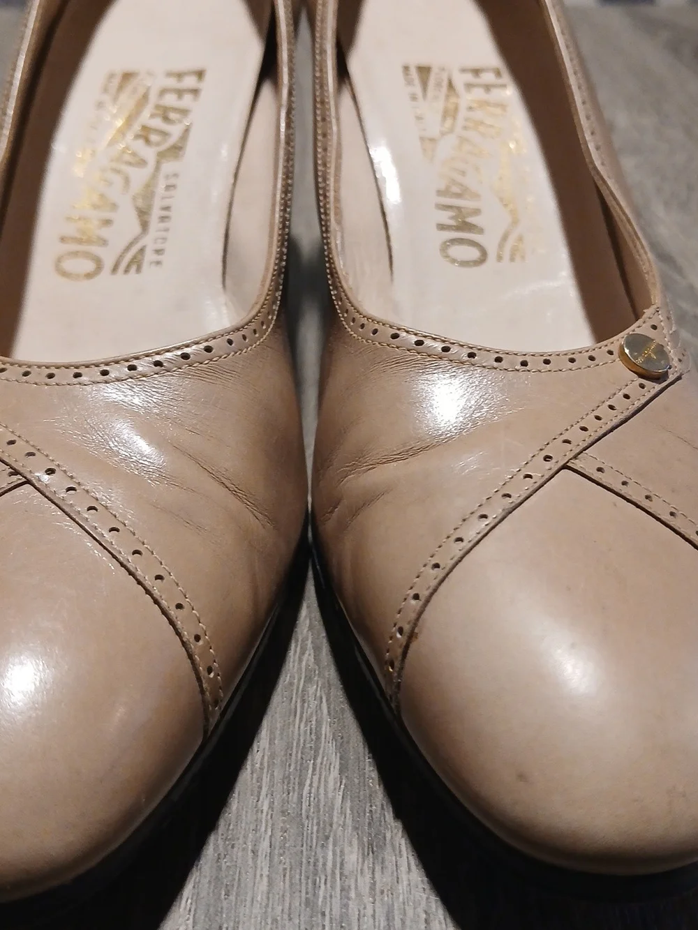 Salvatore Ferragamo Beige Leather Pumps